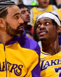 九游娱乐官网-湖人瞄准三大潜在目标！计划打包交易两人 兜售2032年首轮签