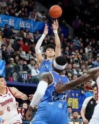 九游娱乐app-宋翔：曾凡博对宁波时腰部被撞旧伤复发，归期未定